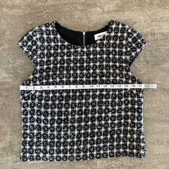 Alice Blue Sleeveless Shirt - Size S - Picture 7 of 7